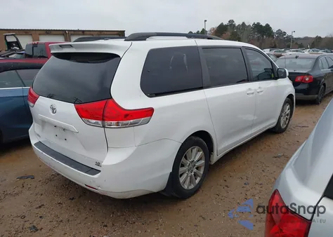 2012 Toyota Sienna Le 7 Passenger z USA, uszkodzony, nr VIN 5TDJK3DC3CS048579